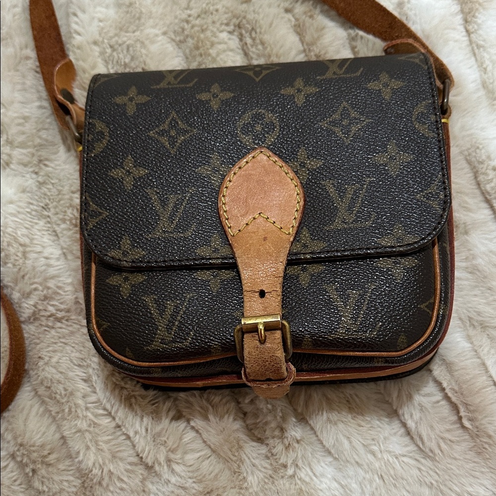 louis Vuitton Crossbody bag